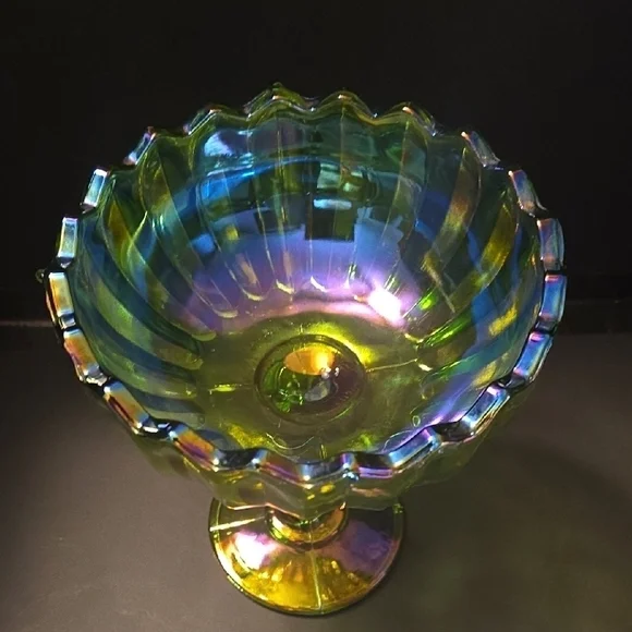 Iridescent Green Glass Art Bowl - Picture 3 of 9
